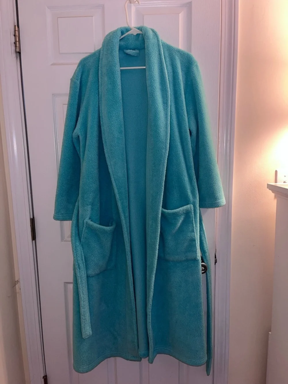 Pottery Barn Teen Plush Teal Bath Robe